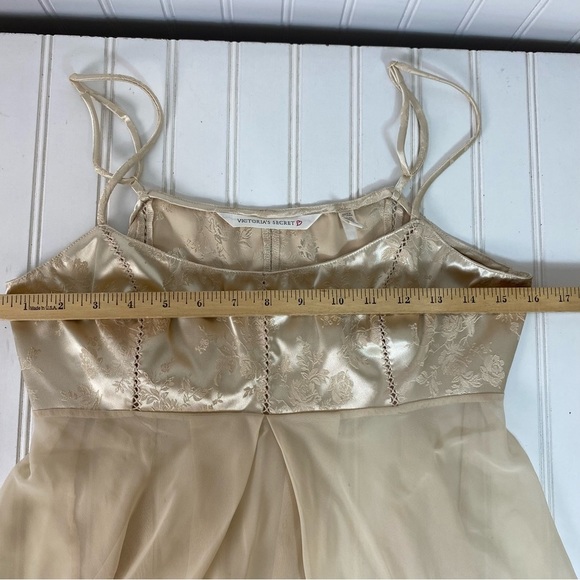 Victoria Secret Teddy M‎ Beige Thong Lingerie - Picture 6 of 14